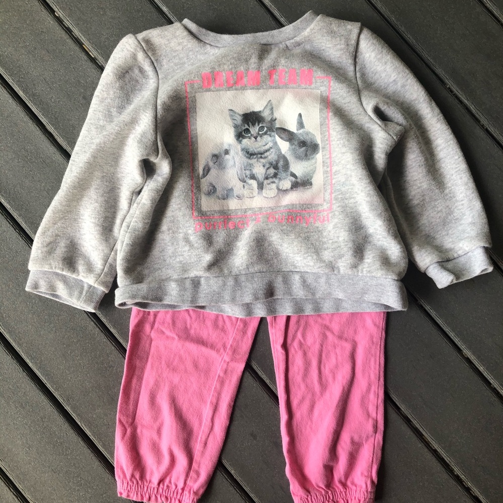 H&M set 🍒 sweatshirt and Carter’s bottoms